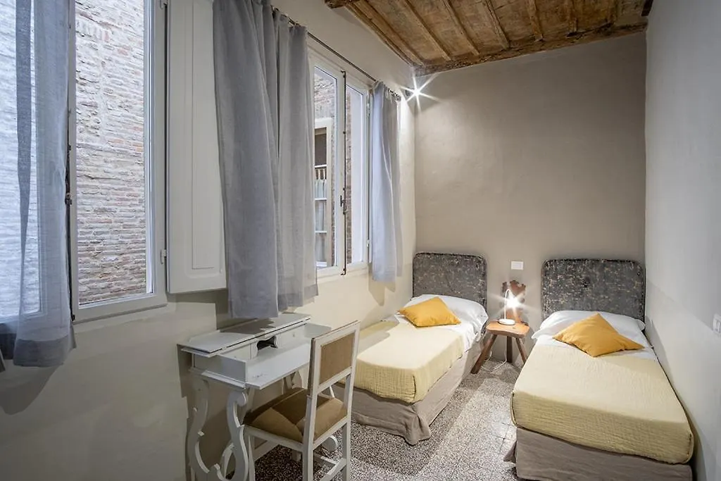 Casatorre Dei Leoni - Apartments Siena İtalya